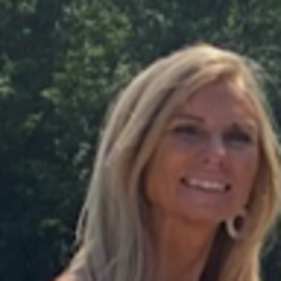 Meet your Posher, Colleen - Picture 1 of 1